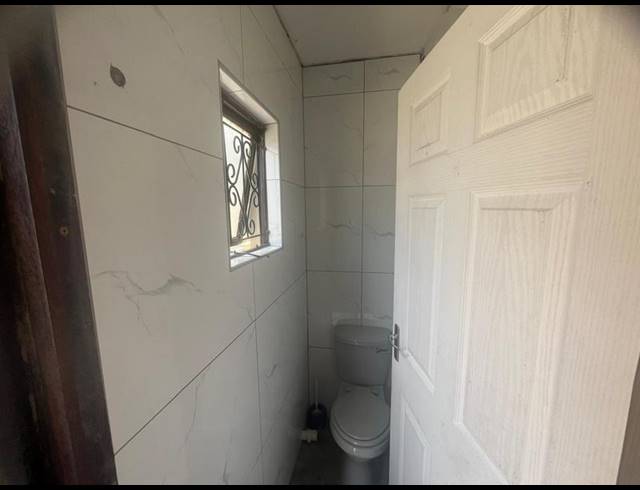 2 BEDROOM HOUSE FOR SALE IN MONTFORD